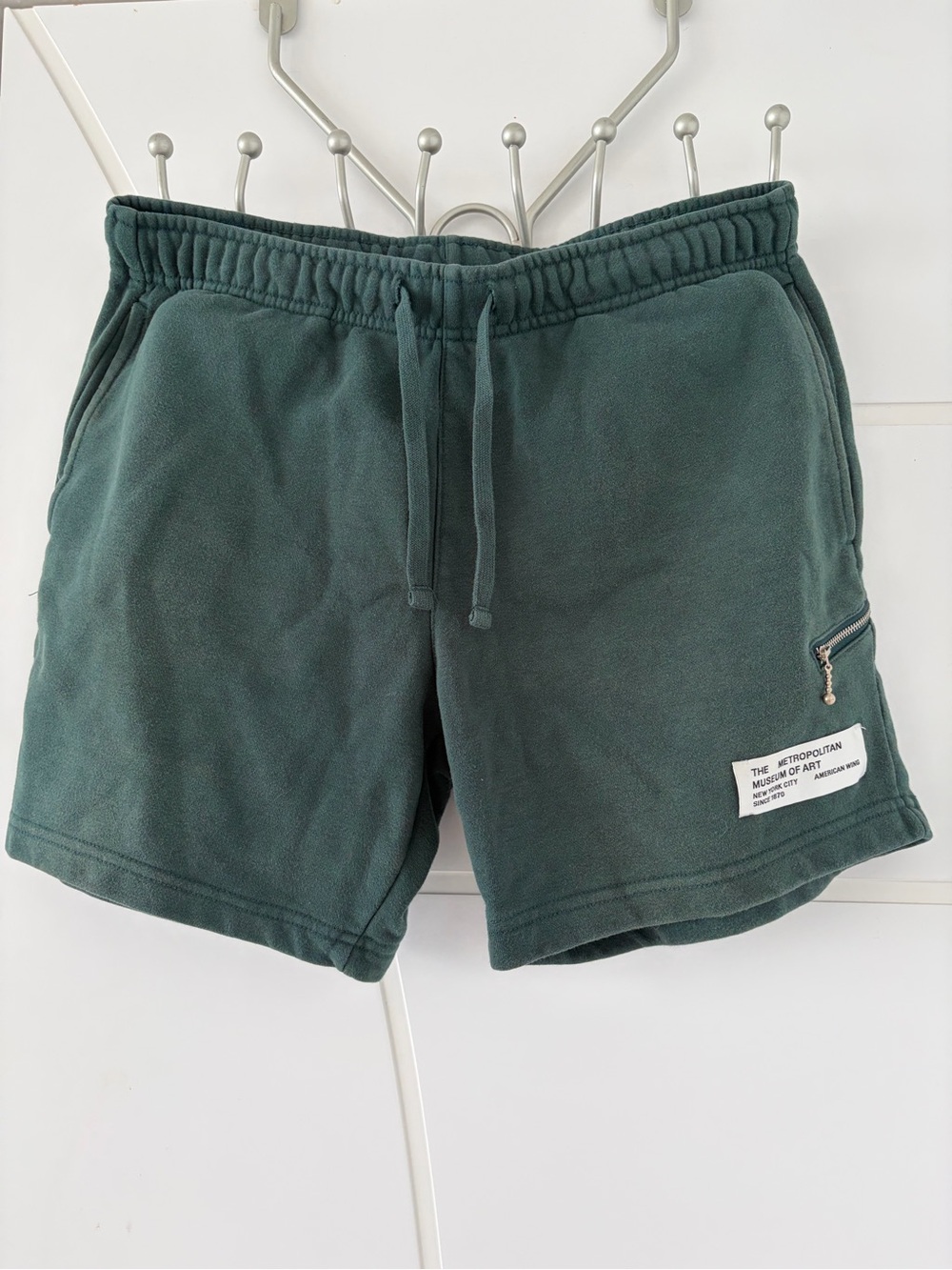 PACSUN The Met Metropolitan Museum of Art Fleece Shorts with Zip Pocket medium